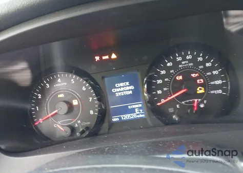 2015 Toyota Sienna Le 7 Passenger z USA, uszkodzony, nr VIN 5TDJK3DC1FS121548